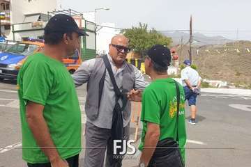  La chiquillería se purifica contra la pandemia en Lomo Magullo/Francisco Javier Santana.